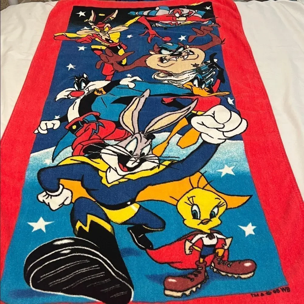 Vintage 1995 Warner Bros. Looney Tunes Red and Blue Beach Towel EVC